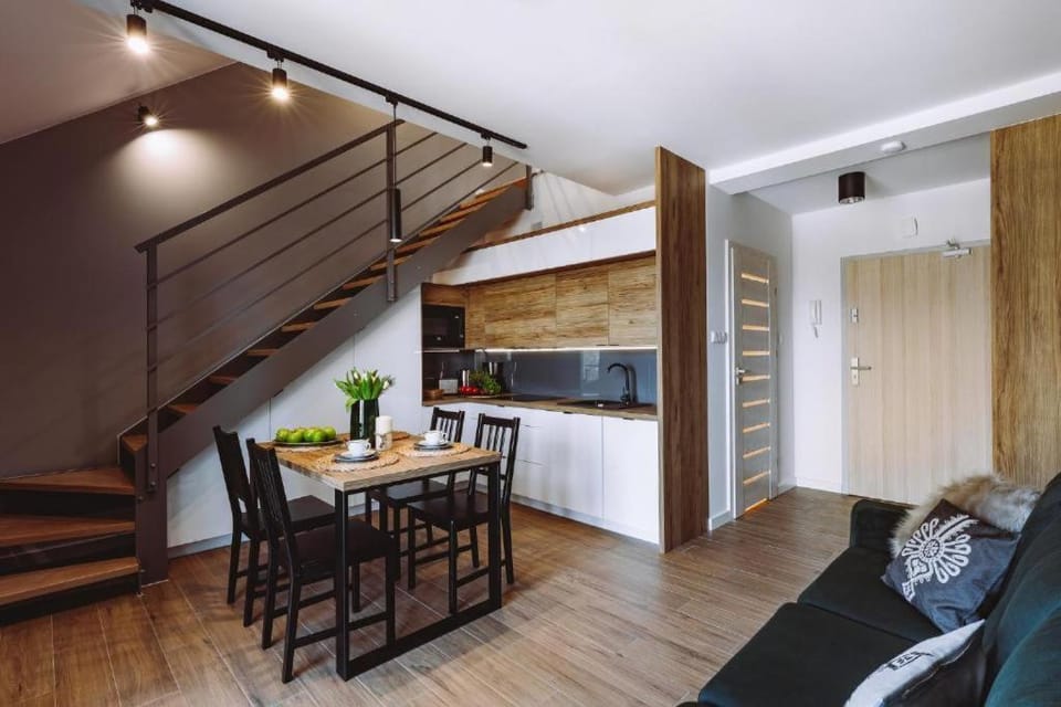 Kitchen or kitchenette, Living room, Seating area, Dining area