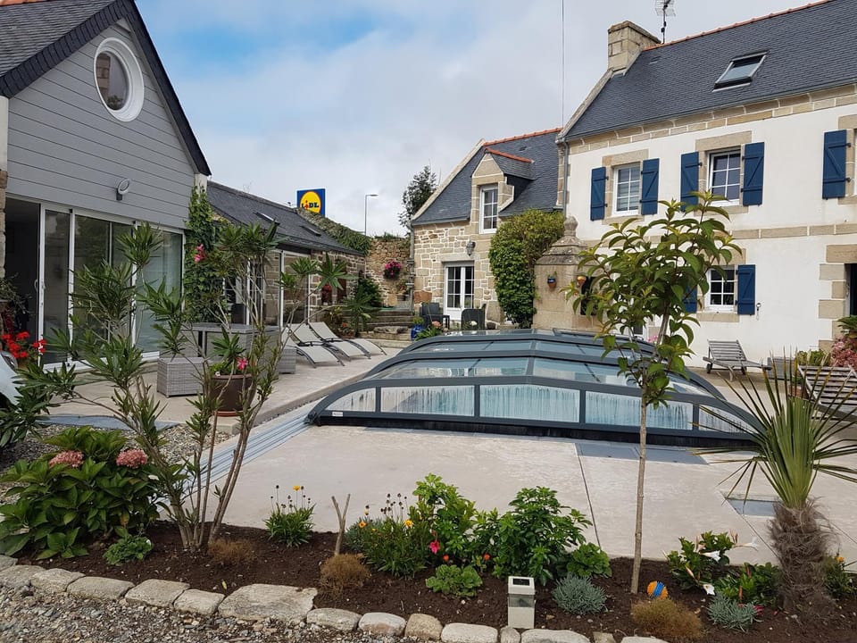 Property building, Swimming pool