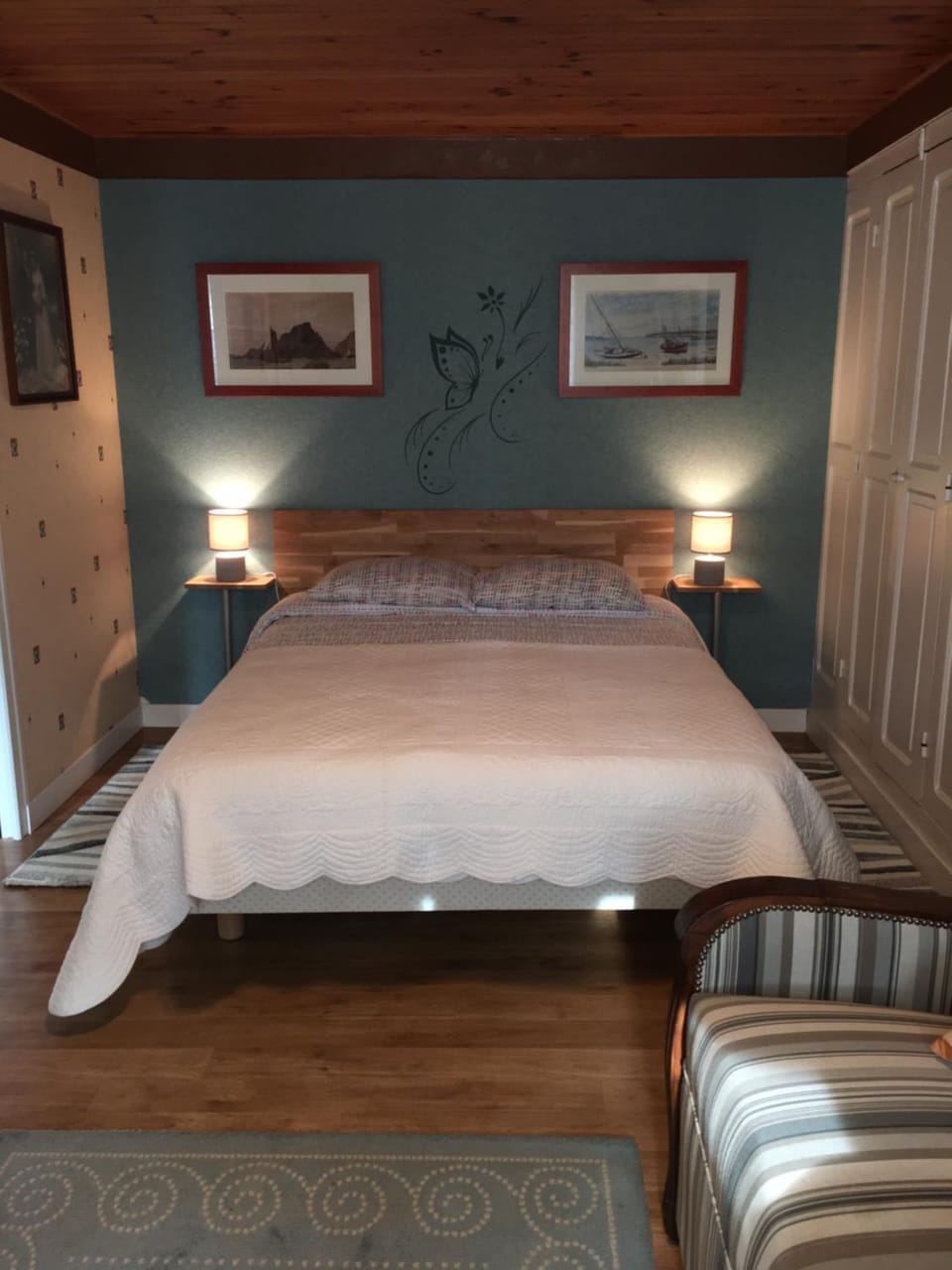 Photo of the whole room