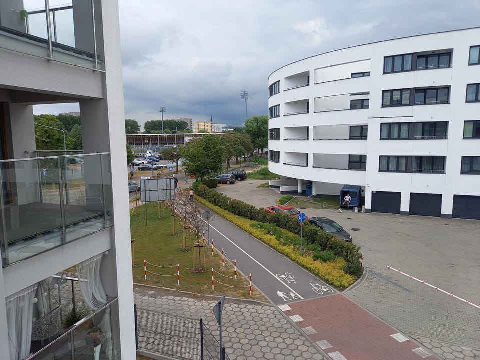 Balcony/Terrace, Street view