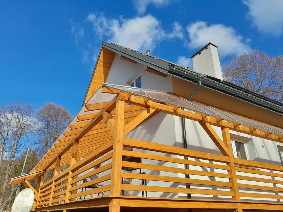Property building, Balcony/Terrace, Balcony/Terrace