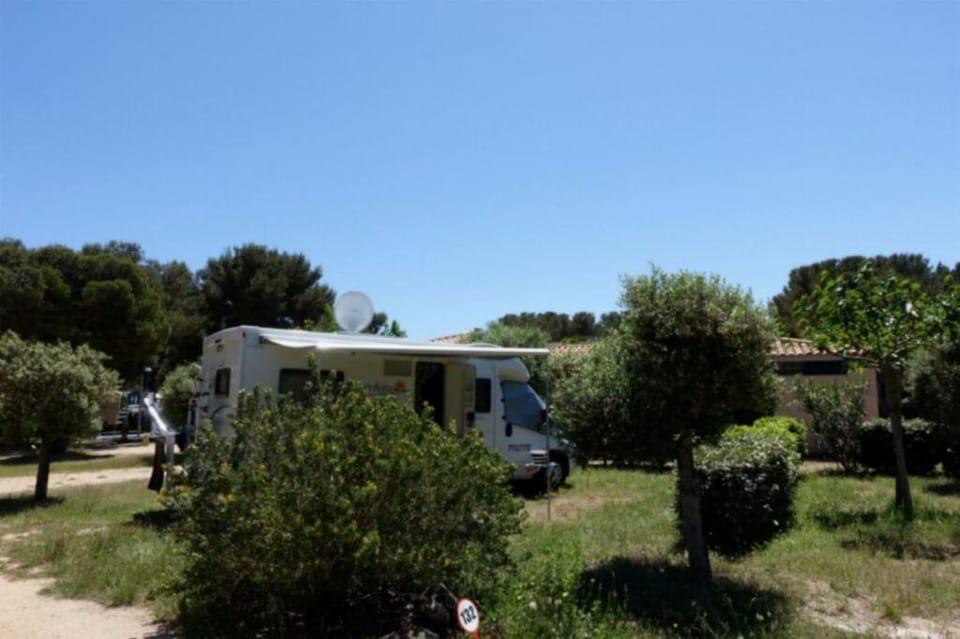 Martigues, Camping de l'Arquet **** Campground/ 
RV Resort in Provence-Alpes-Côte d'Azur