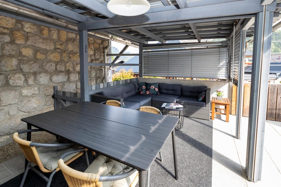 Patio, Day, Balcony/Terrace, Seating area