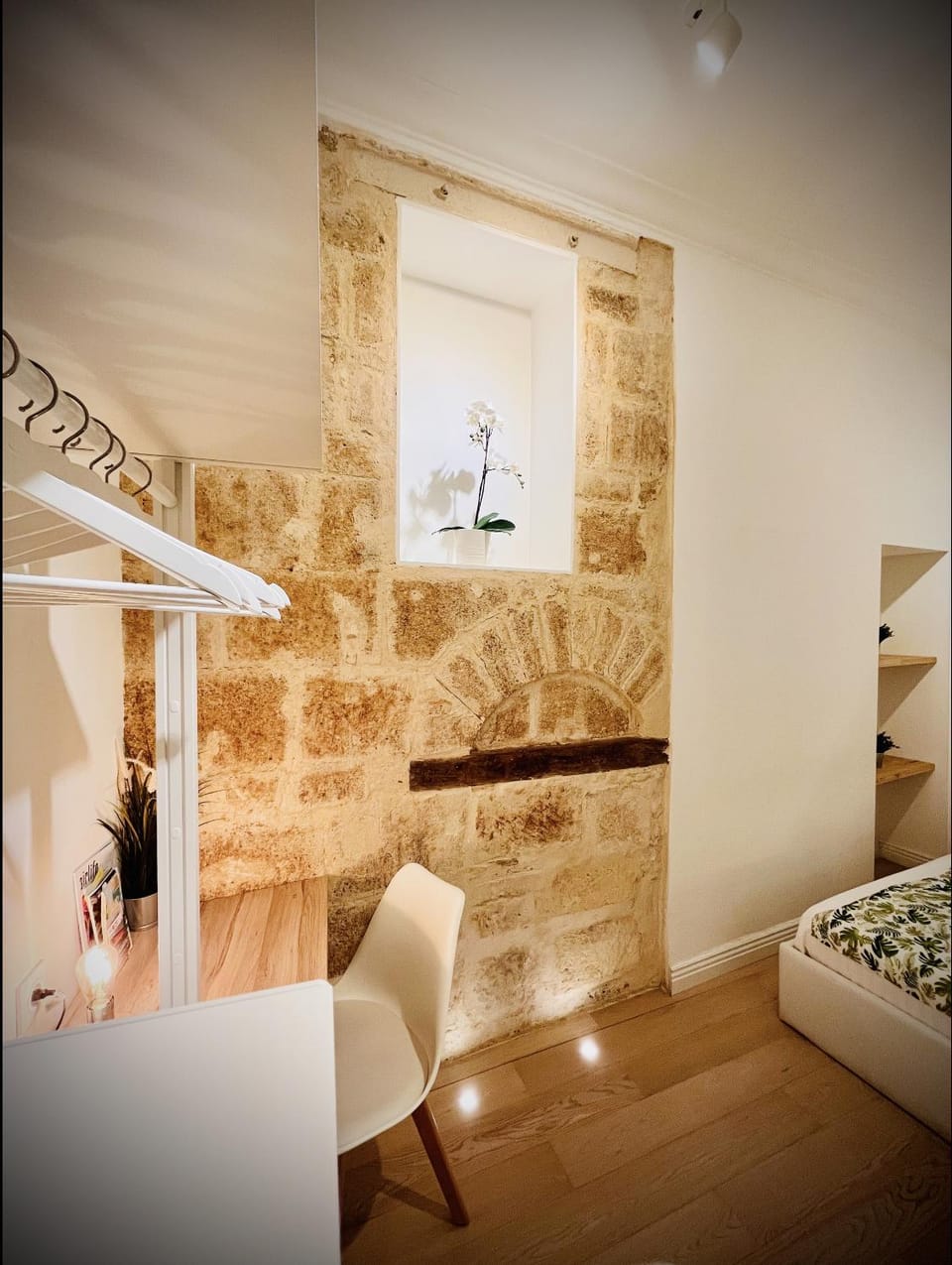 Business facilities, Bedroom, internet, storage