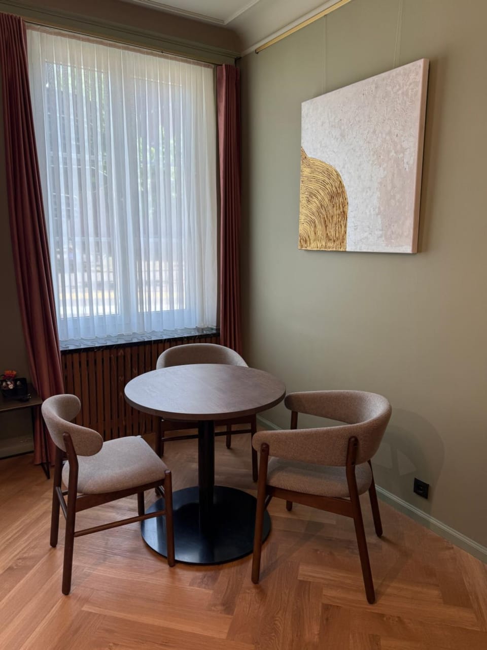 Seating area, Dining area
