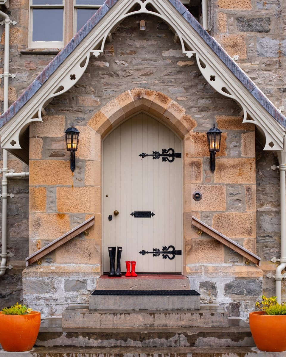Facade/entrance