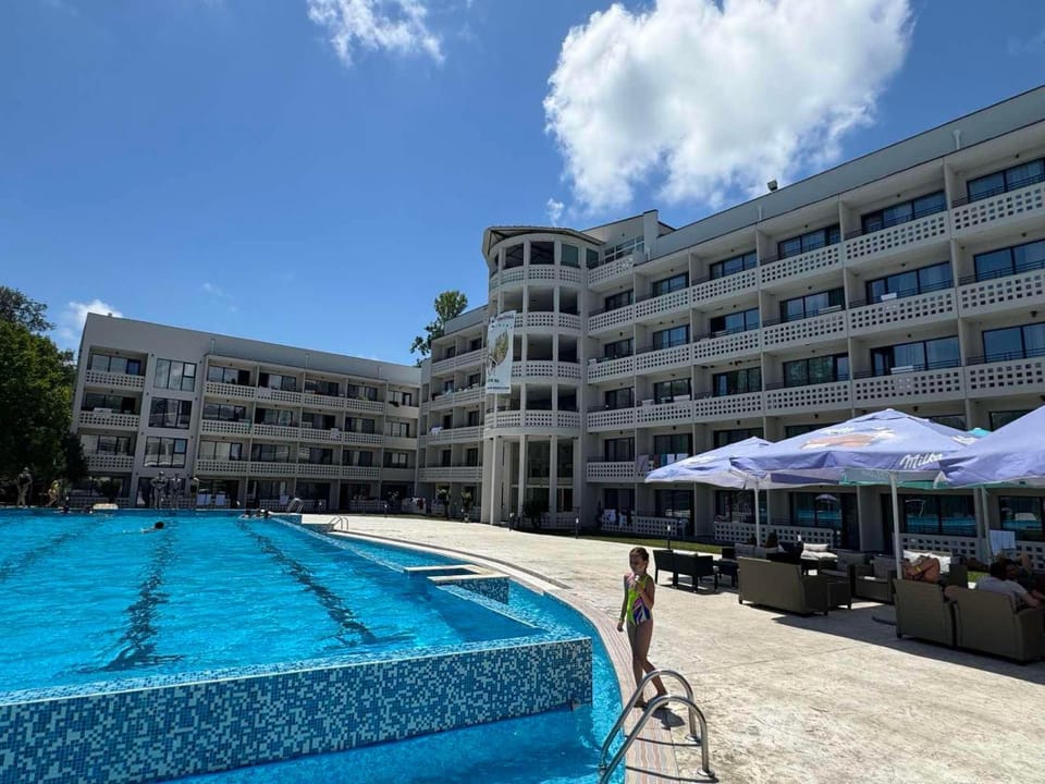 Property building, Swimming pool