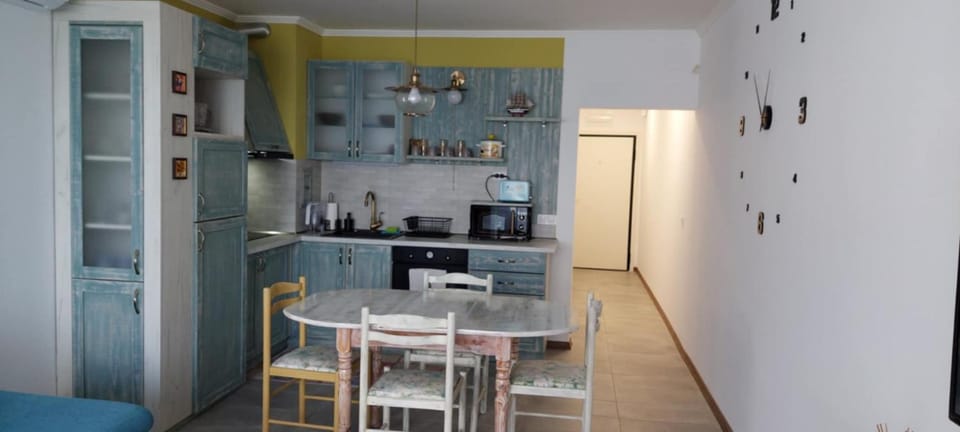 Living room, kitchen