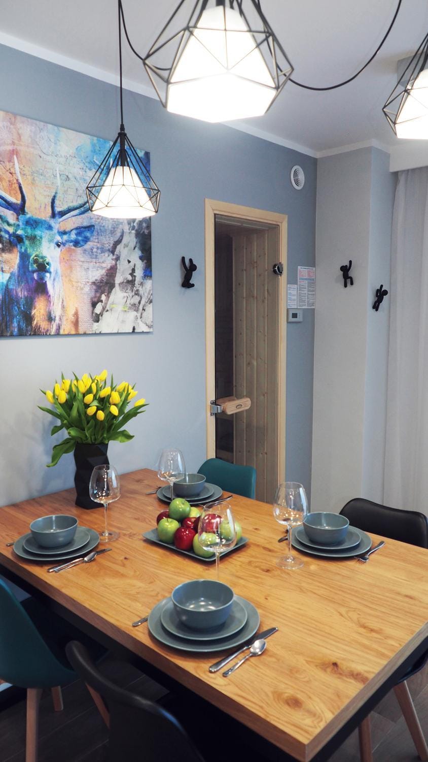 Food and drinks, Dining area, Food