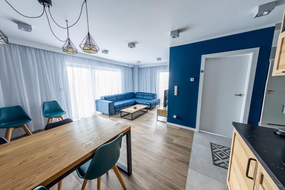 Communal lounge/ TV room, Kitchen or kitchenette, Living room