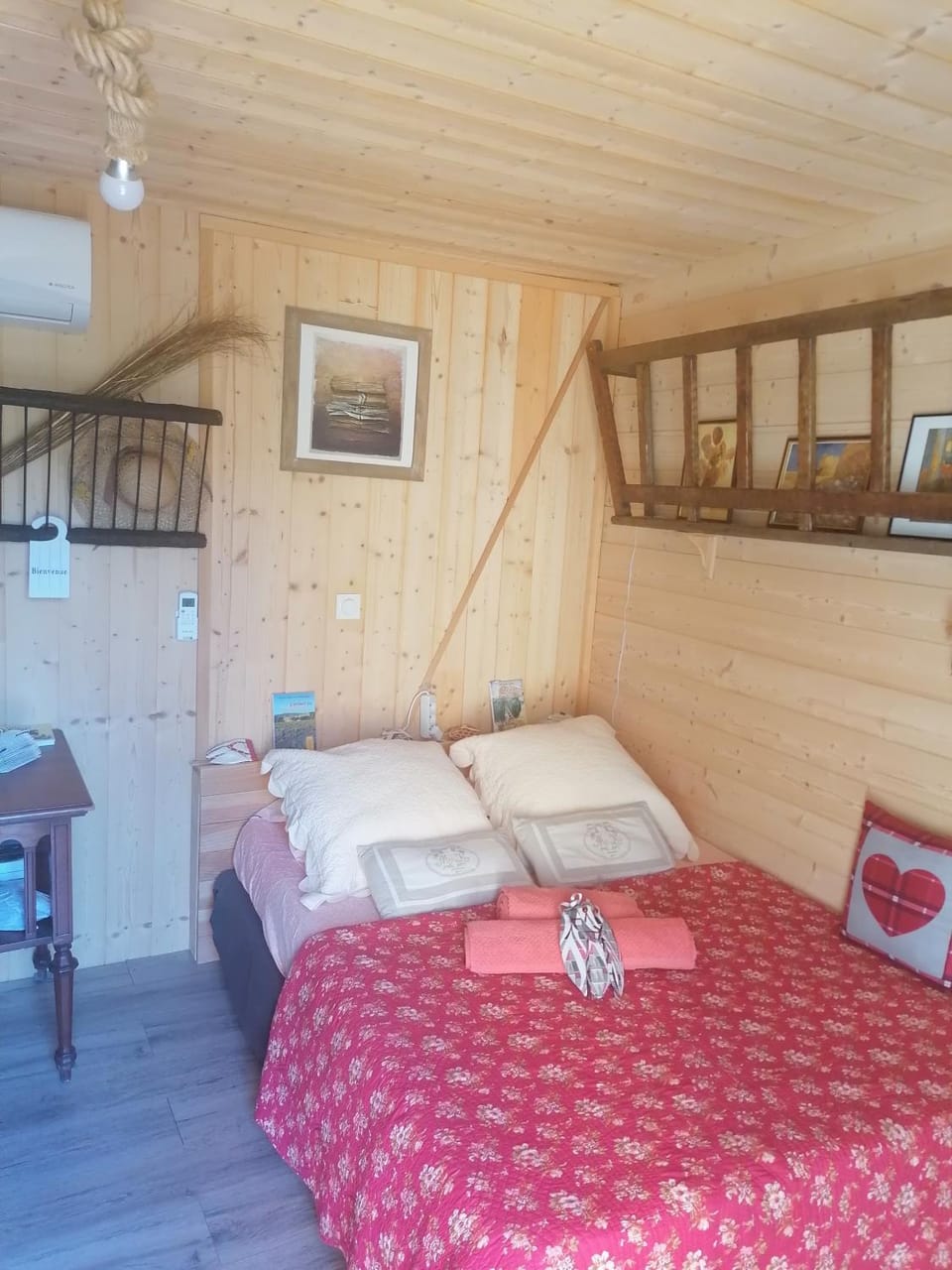 Photo of the whole room