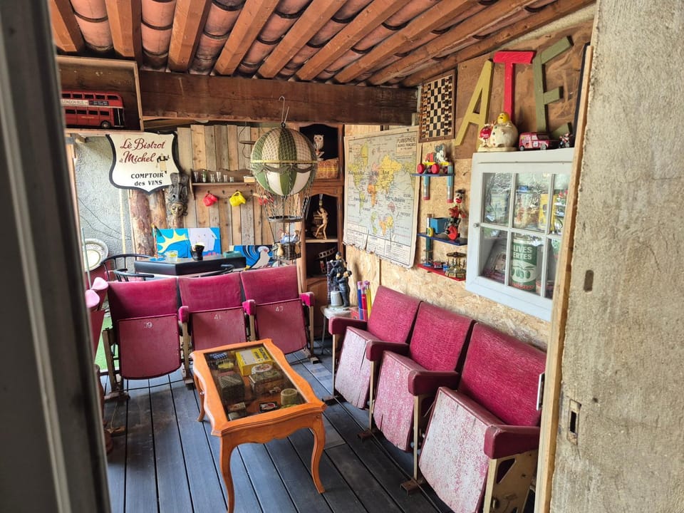 Seating area