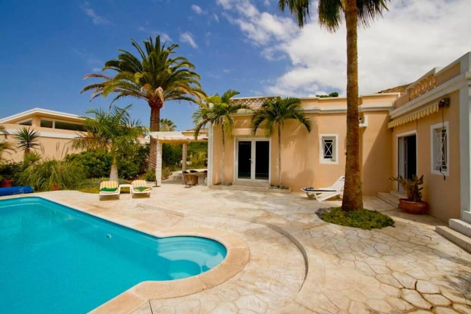 Villa-Tauro Leyh Villa in Comarca Sur