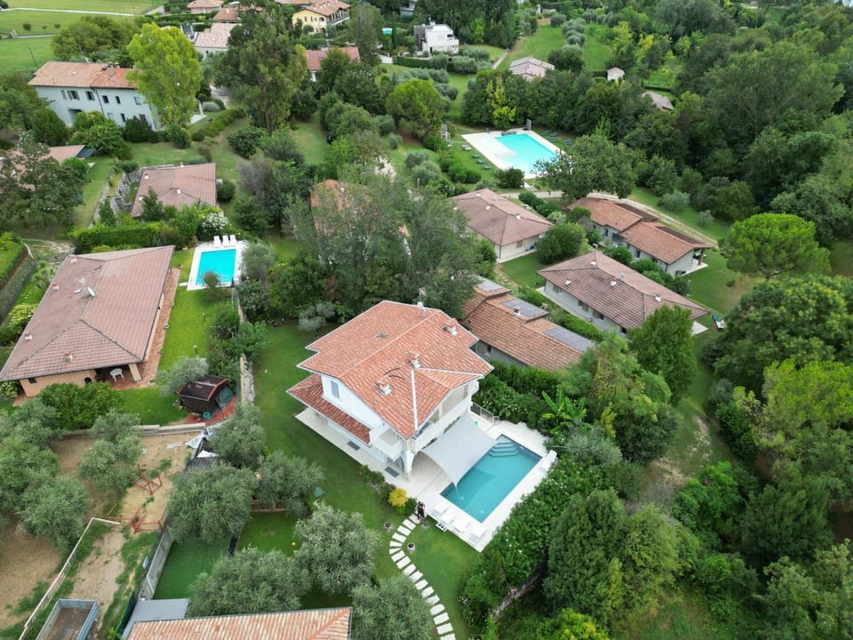 Property building, Bird's eye view
