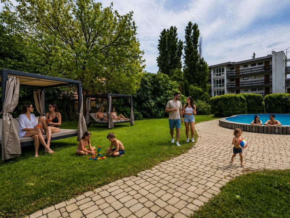 Lounge or bar, Swimming pool