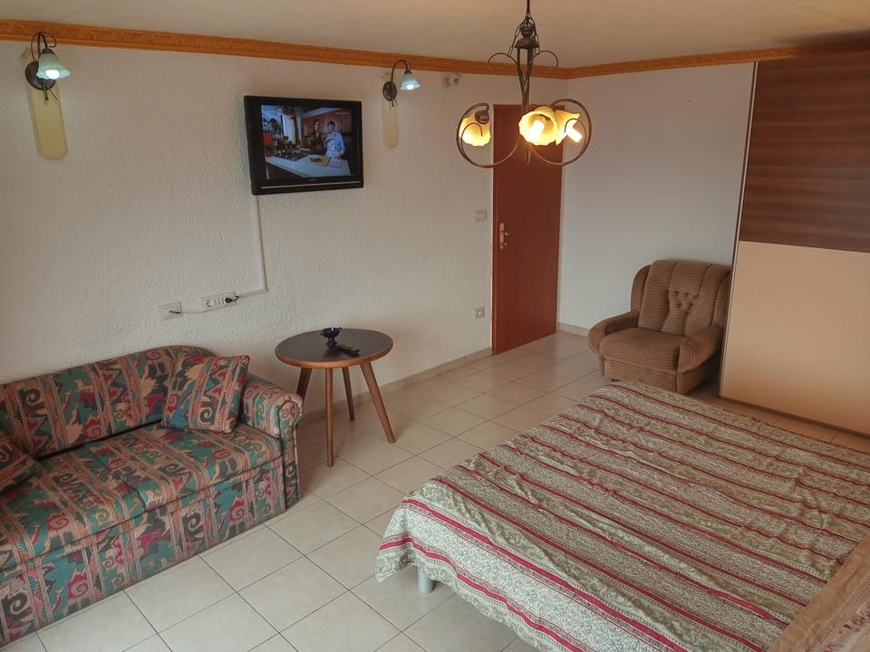 TV and multimedia, Seating area