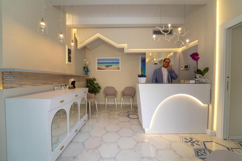 TV and multimedia, Lobby or reception