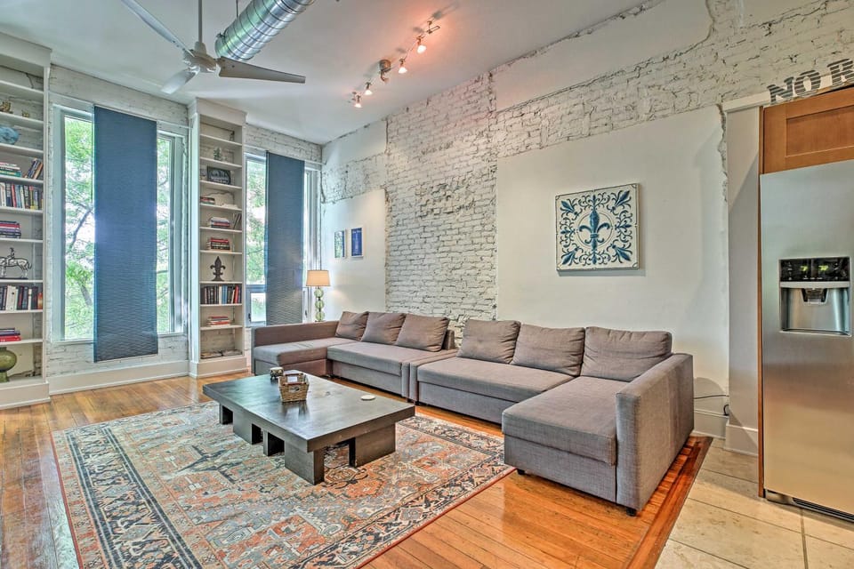 Walk to Dtwn Distilleries: Nulu Art District Loft House in Jefferson County