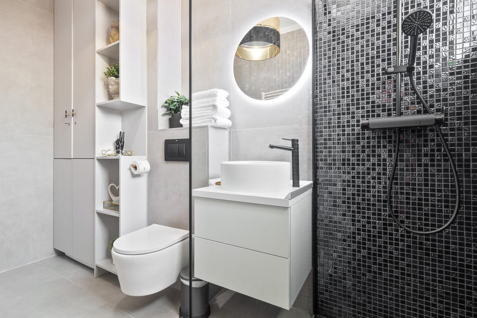 Shower, Toilet, Bathroom