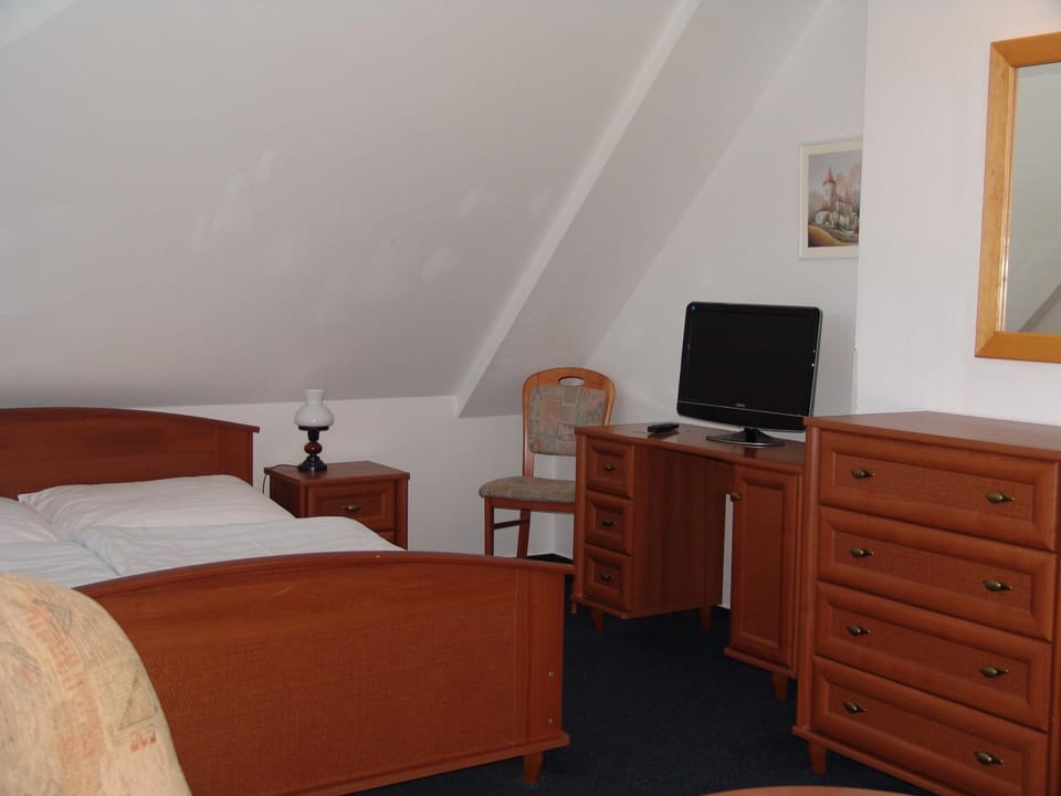 Bed, TV and multimedia