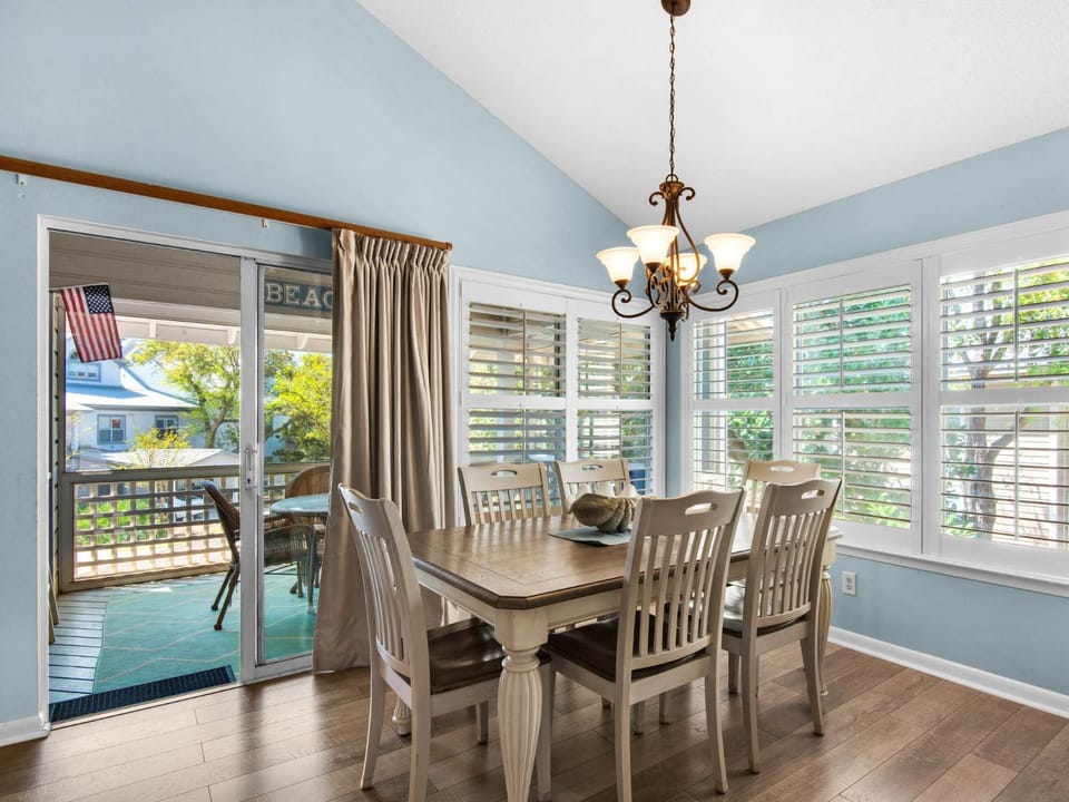 Day, Seating area, Dining area, furniture