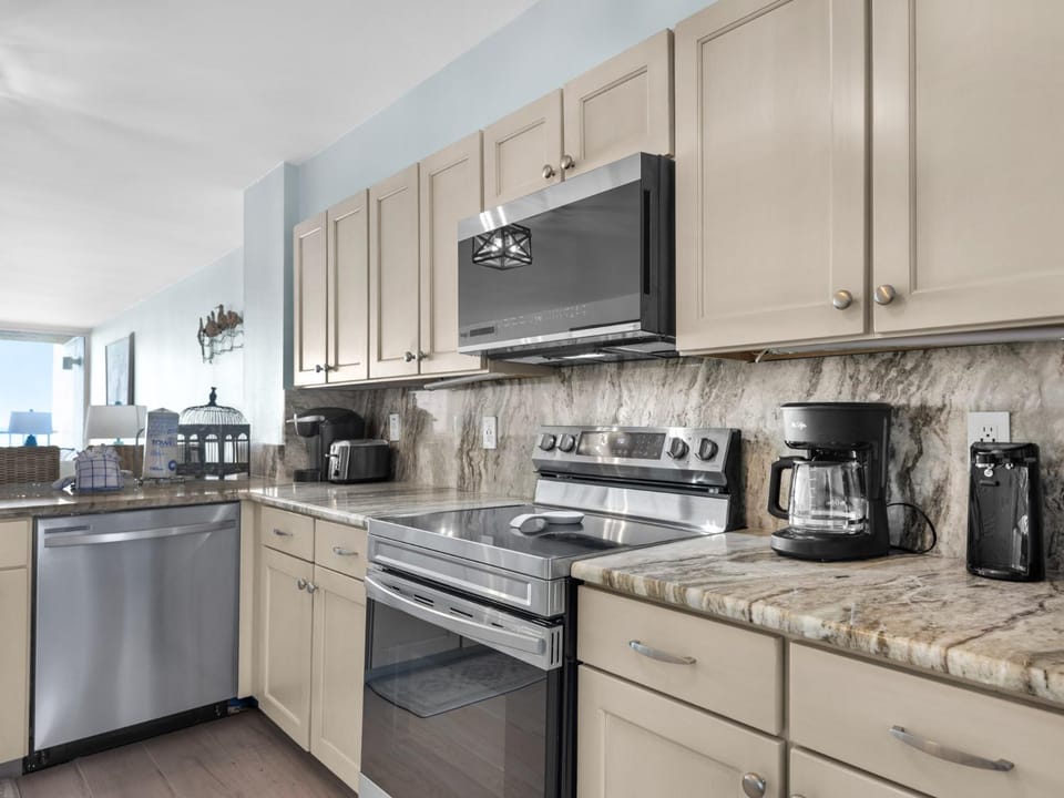 Coffee/tea facilities, Kitchen or kitchenette, microwave, toaster