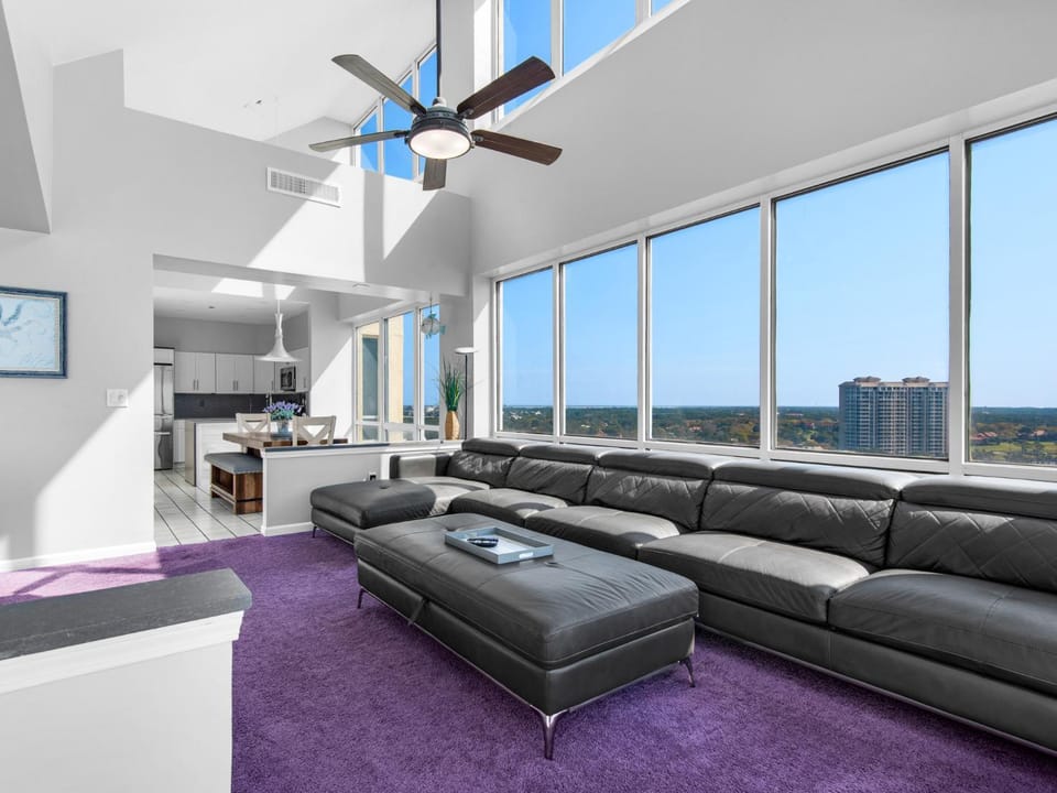 Day, Kitchen or kitchenette, Living room, Seating area, City view, furniture, kitchen