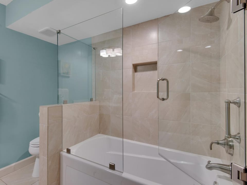 Shower, Toilet, Bathroom, Bath