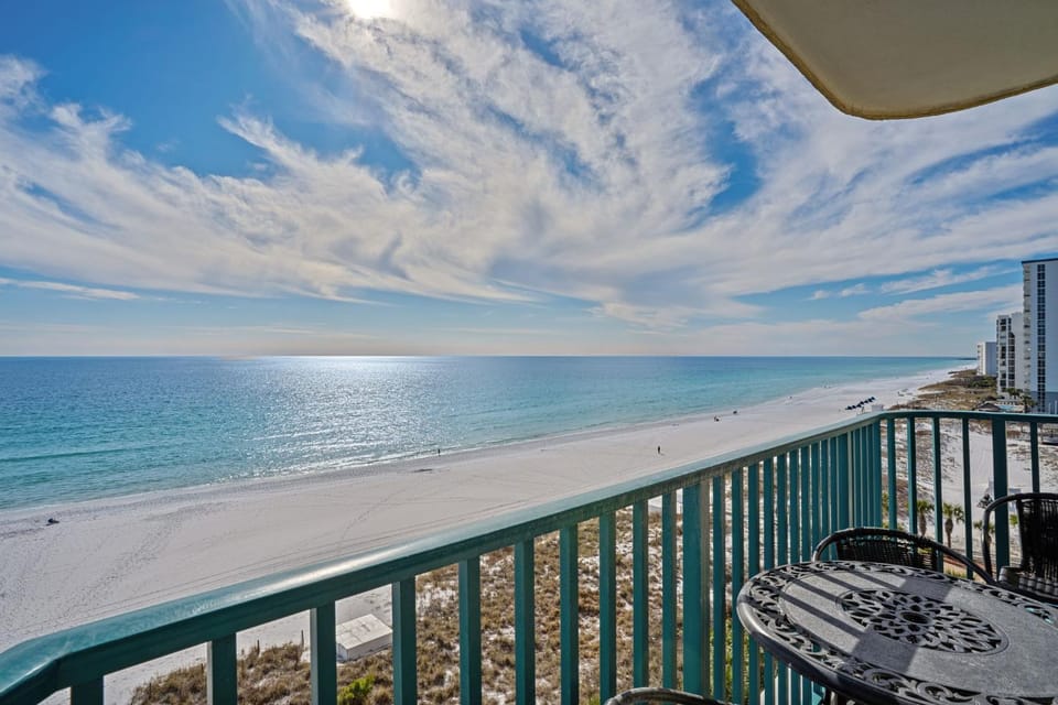 Day, Balcony/Terrace, Seating area, Beach, Sea view, furniture