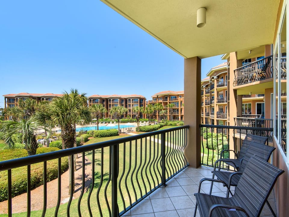Day, Garden, Balcony/Terrace, Pool view, Swimming pool