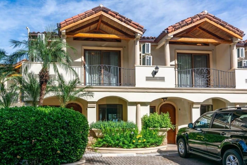 Spacious Open-Concept Condo with Stylish Design, Direct Beach Access & Resort-Style Amenities House in Playa Flamingo