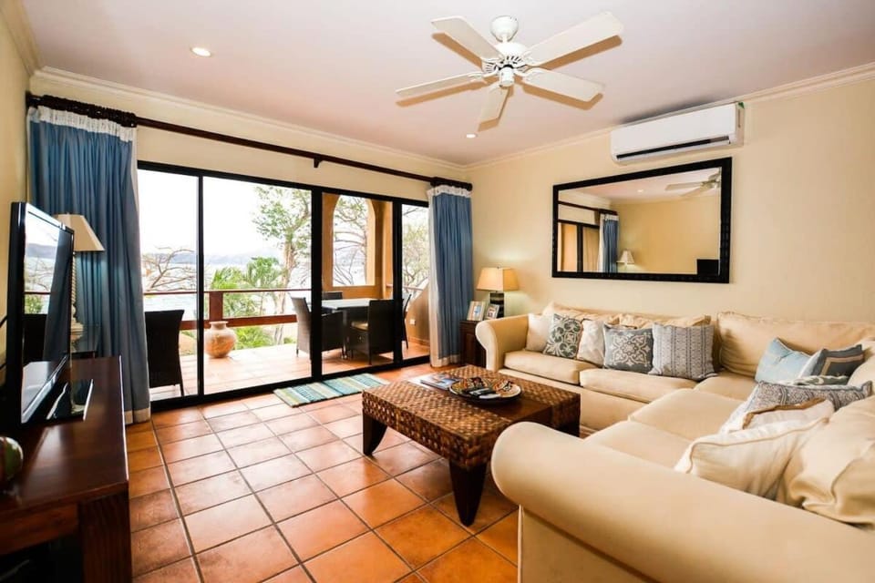 Elegant 3BR Beachfront Condo with Spacious Interior, Ocean-View Terrace & Direct Access to Playa Flamingo House in Playa Flamingo