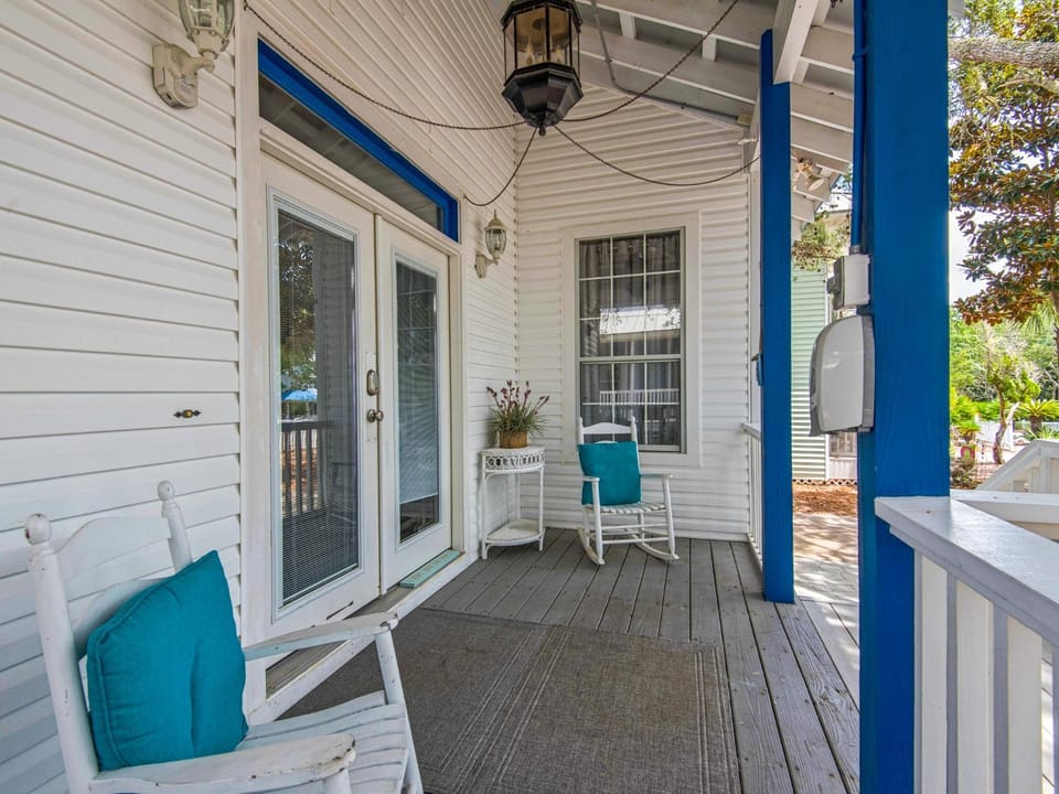 Hemingways Hideout by Newman-Dailey House in Destin