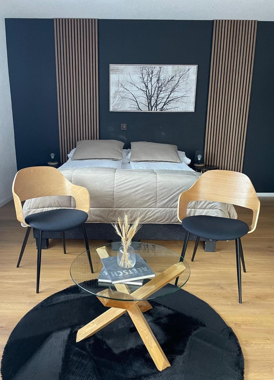 Bed, Photo of the whole room, Bedroom