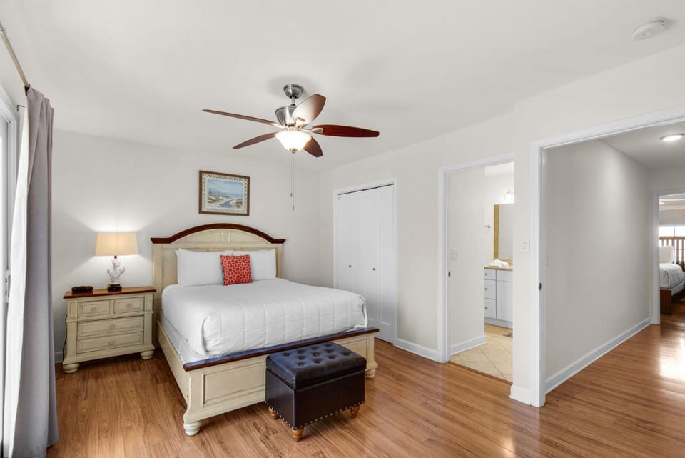 Bed, Bathroom, Bedroom, furniture