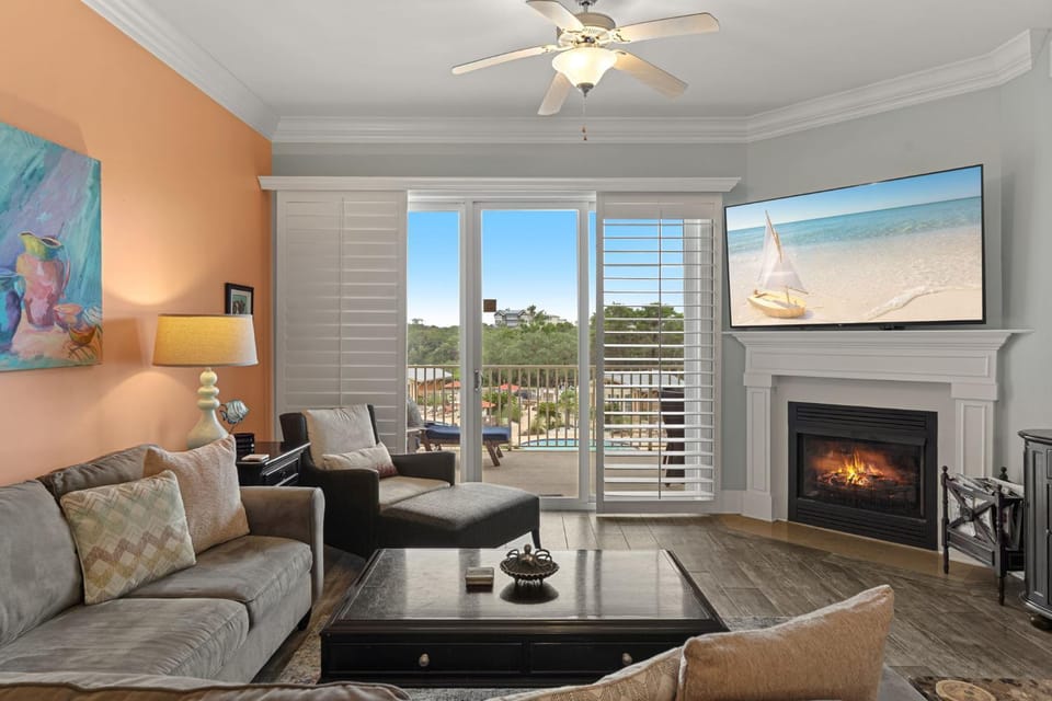 Day, TV and multimedia, View (from property/room), Balcony/Terrace, Living room, Seating area, fireplace, furniture