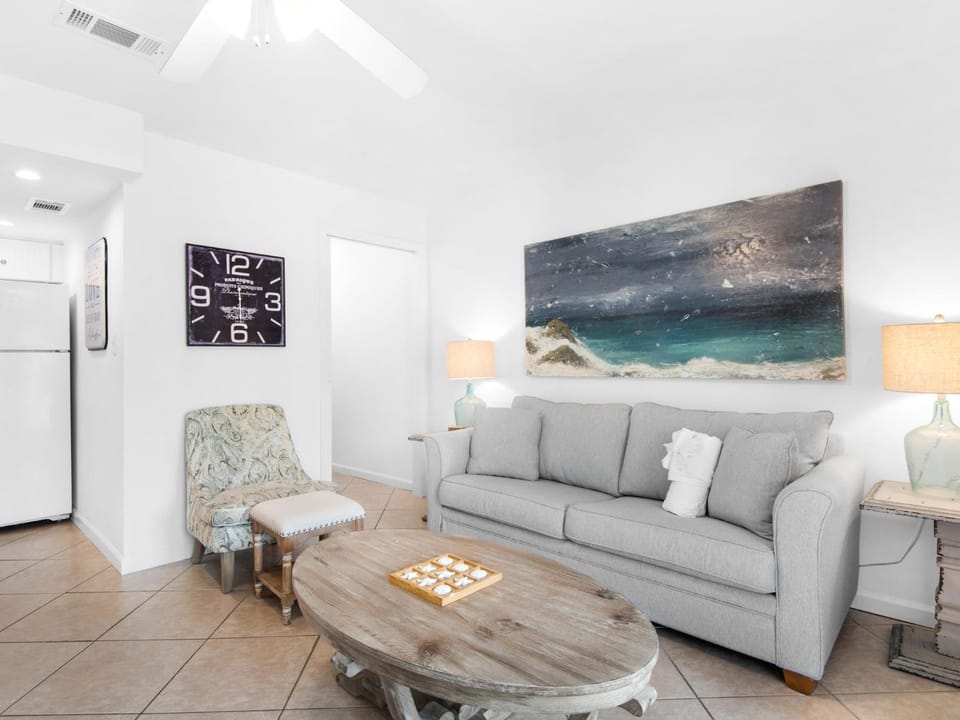 Summer Breeze Condominium 109 by Newman-Dailey Apartment in Miramar Beach