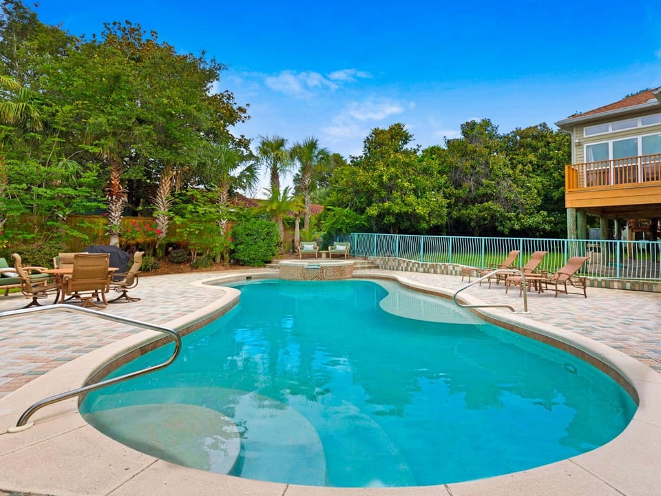 ReGrouper by Newman-Dailey House in Miramar Beach