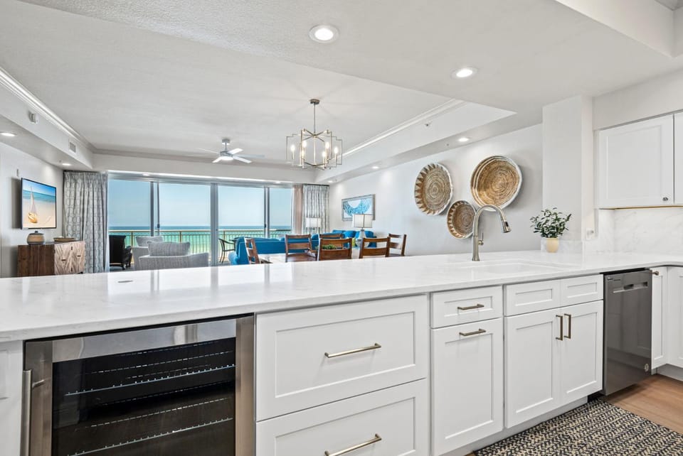 Day, TV and multimedia, View (from property/room), Kitchen or kitchenette, Living room, Seating area, Dining area, Sea view, Swimming pool, dishwasher, furniture, kitchen