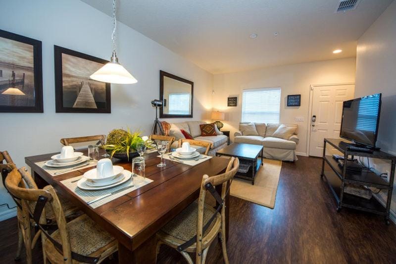 Dining area, Dinner