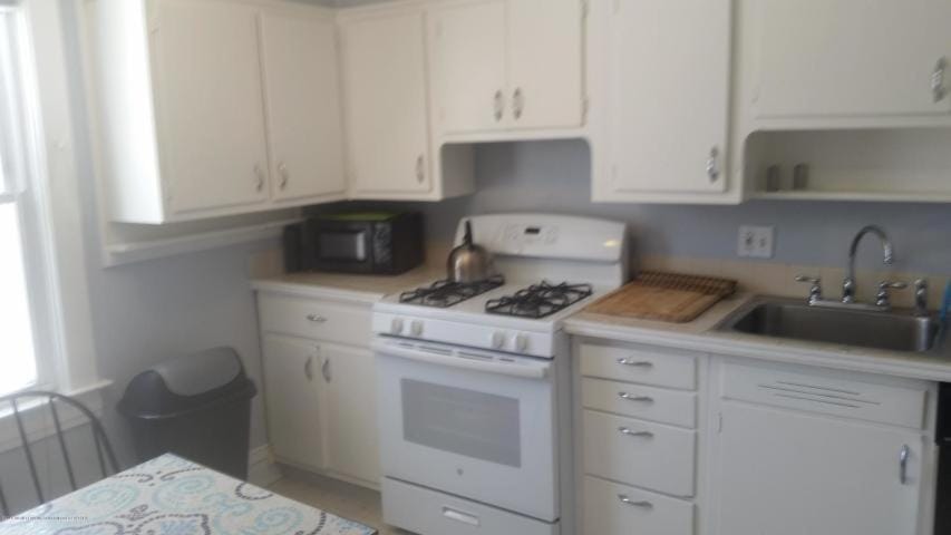 E Michigan Walk Up Furnished 1 Bedroom APT Apartment in Lansing