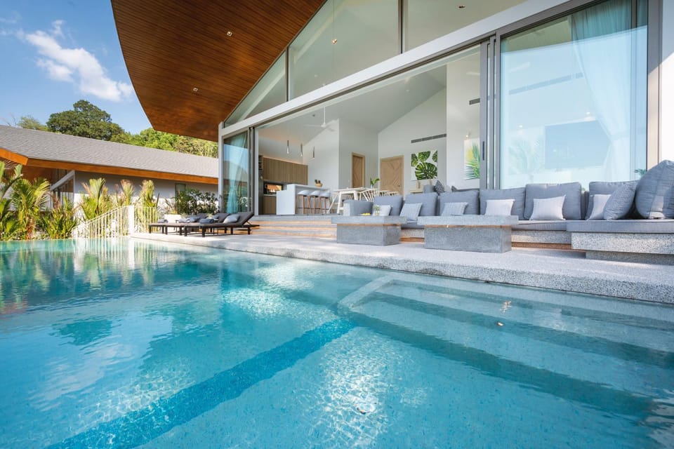 Swimming pool, Swimming pool