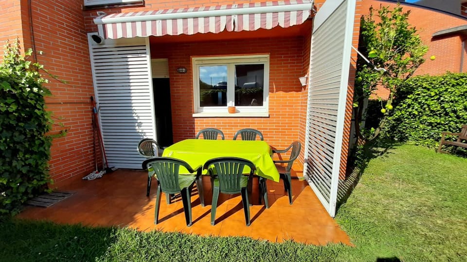 Apartamento con espectacular Jardín cerca de Playa Apartment in Cantabria