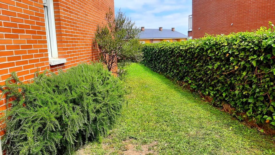 Apartamento con espectacular Jardín cerca de Playa Apartment in Cantabria