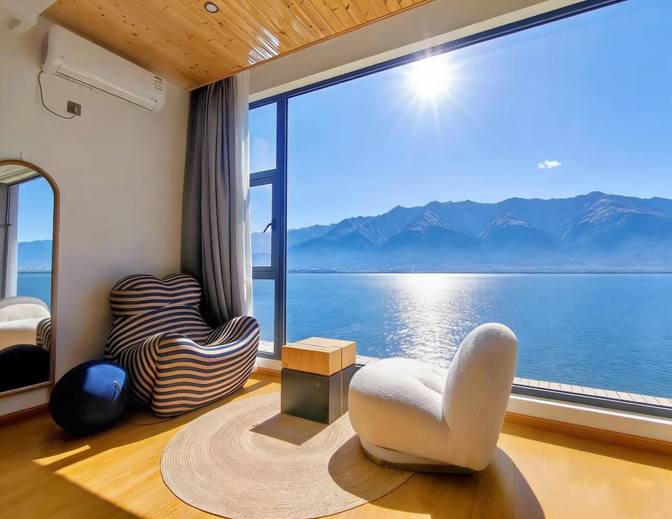 Aishe Honeymoon Erhai Lake Sea View Guesthouse Bed and Breakfast in China