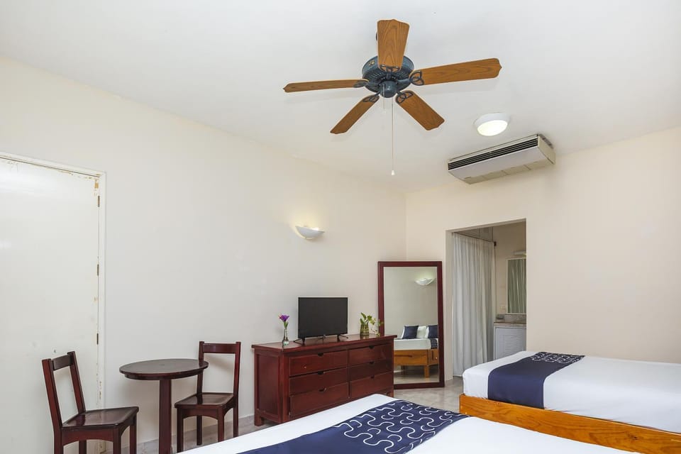 Bed, TV and multimedia, Bedroom