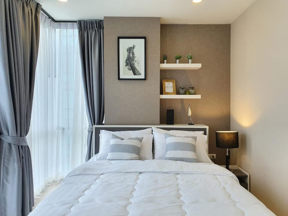 Bed, Bedroom