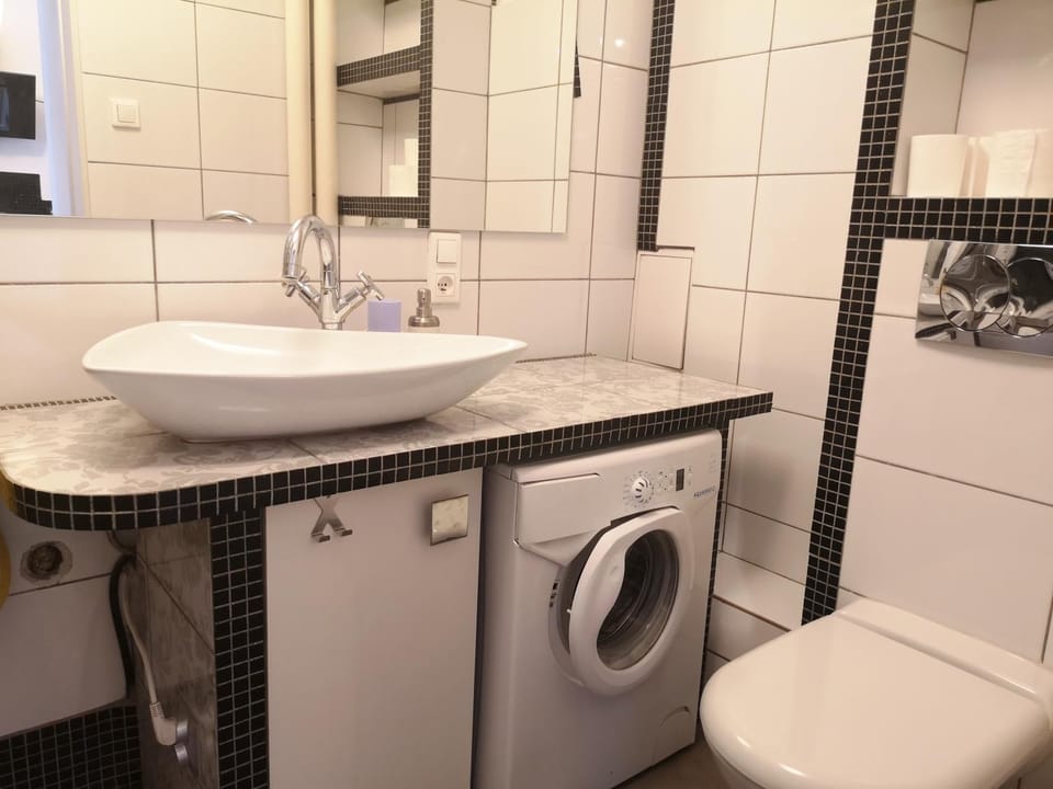 Toilet, Bathroom