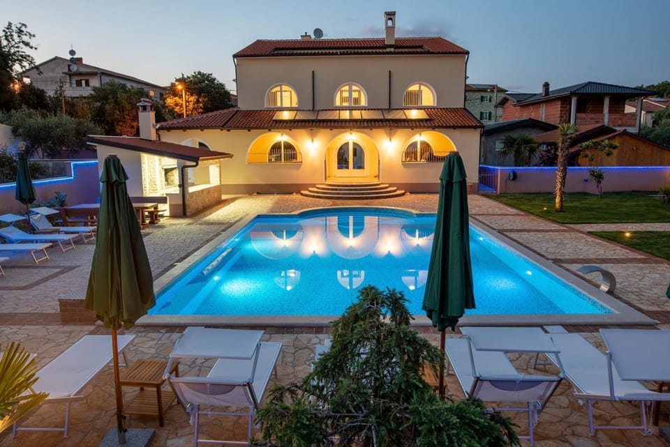 Property building, Swimming pool