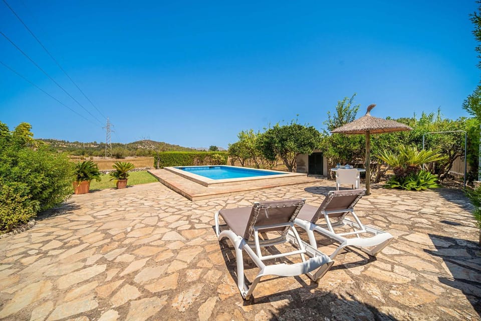 Patio, Mountain view, Swimming pool, sunbed